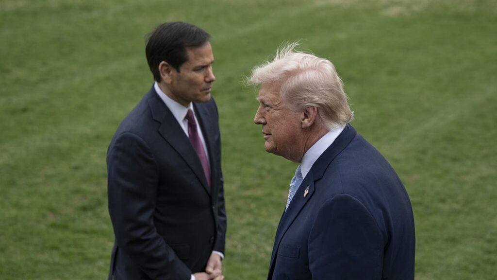 Analysts say Trump sent more troops to Iran – but it could backfire Analysts say Trump sent more troops to Iran – but it could backfire