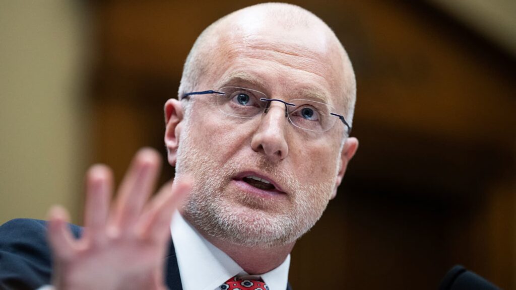 Democrats call FCC Chairman Carr's broadcast license threats anti-First Amendment, 'authoritarian'