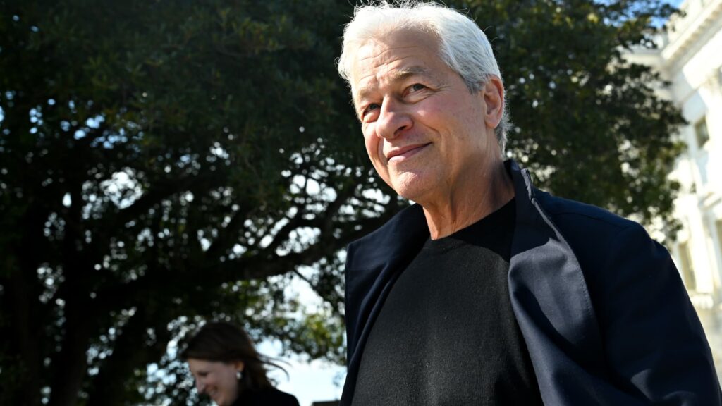 Dimon warns of job losses from AI, calls for government-business incentives Dimon warns of job losses from AI, calls for government-business incentives