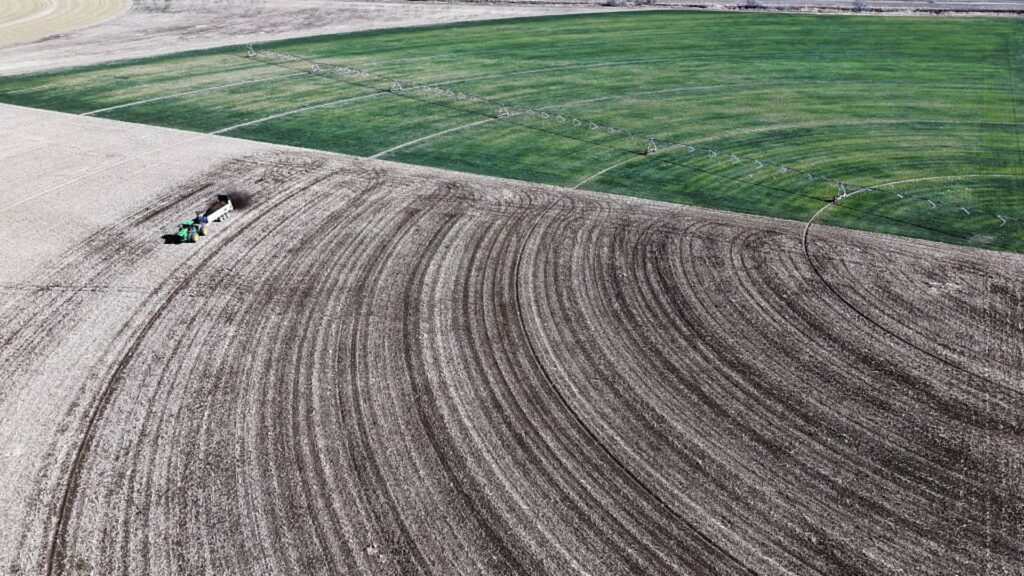 Iran war-induced fertilizer shortage threatens farm state Republicans