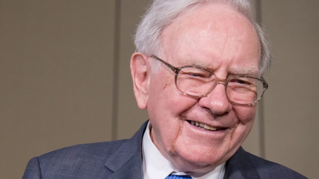 Warren Buffett's 4 biggest hobbies