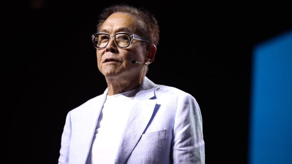 13 Smart Money Management Tips from Robert Kiyosaki