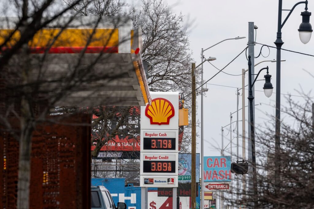 Gas prices are Americans' biggest concern amid Iran war amid ceasefire