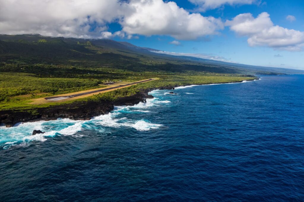 How to Island Hop in Hawaii Without Wasting Time: 3 Tips from a Local