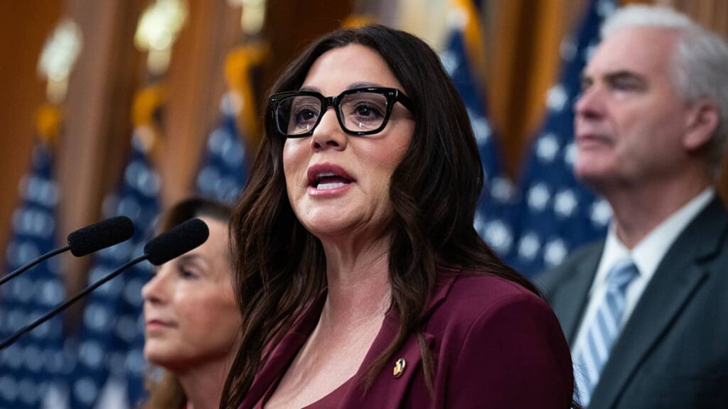 Labor Secretary Lori Chavez-Deremer leaves Trump cabinet