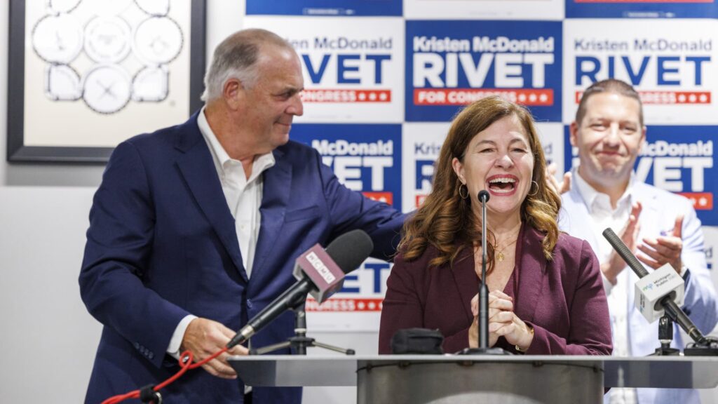 The earned income tax credit would increase to $5,500 per child under the new Dem bill. The earned income tax credit would increase to $5,500 per child under the new Dem bill.