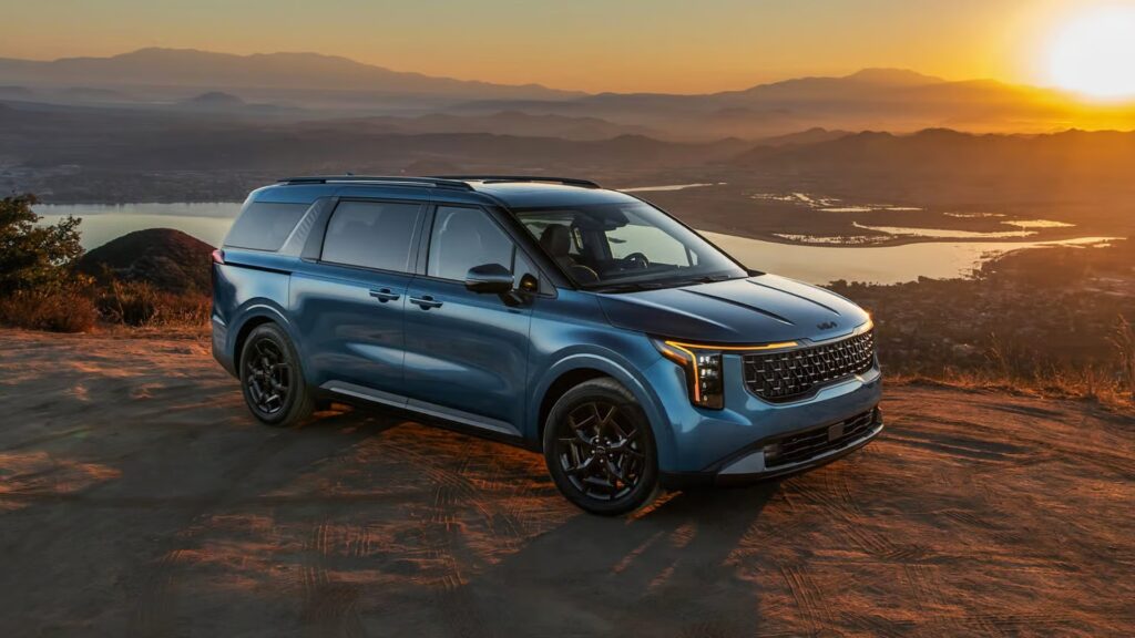 Toyota Sienna vs. Kia Carnival: Which Minivan Offers More Value?