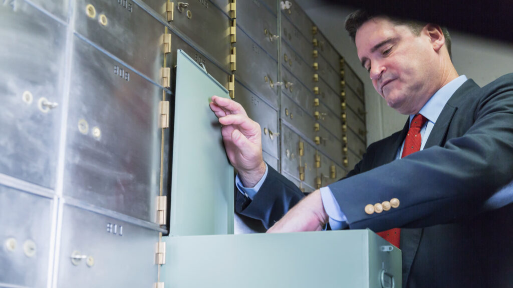 Which bank has the cheapest safe deposit box? Which bank has the cheapest safe deposit box?