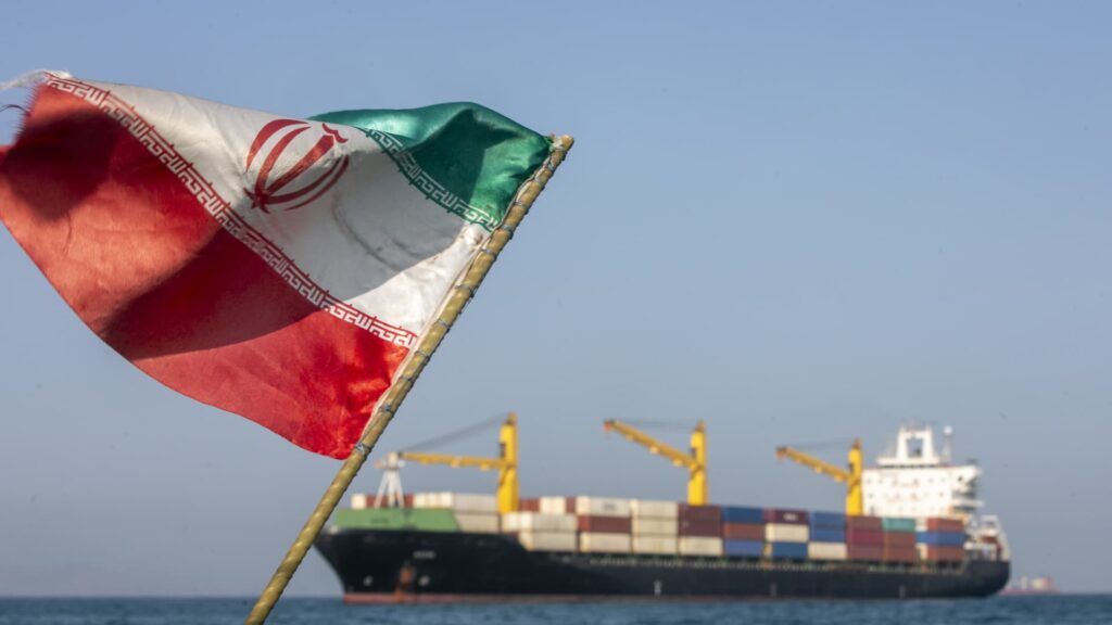 Differences between America and Iran over uranium enrichment, toll in the Strait of Hormuz