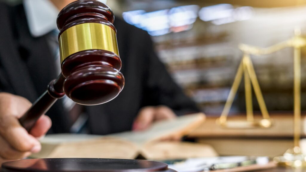 Federal judge had sex with top police officer in chamber Federal judge had sex with top police officer in chamber