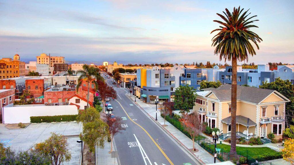 Here's the minimum wage to be middle class in Cali