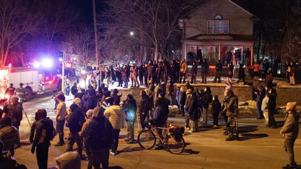 ICE agent accused of shooting immigrant in Minnesota ICE agent accused of shooting immigrant in Minnesota