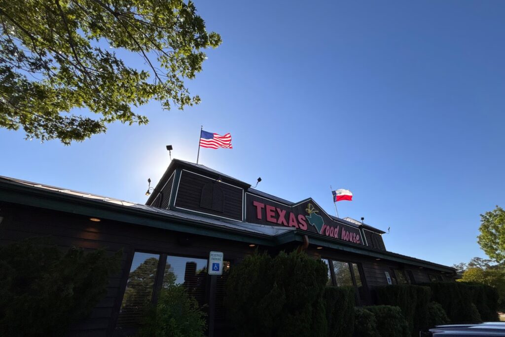 Inflation prompts restaurants to raise prices. how much is here