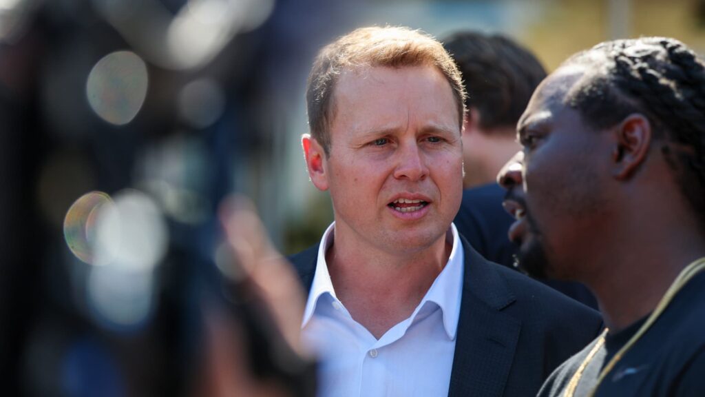 MTV star Spencer Pratt leads race against Karen Bass in Los Angeles mayoral race