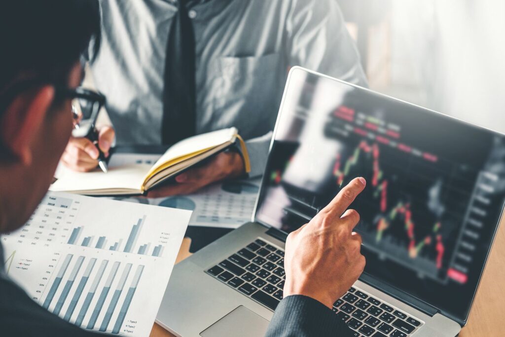 Maximizing Returns with High-Growth Stocks