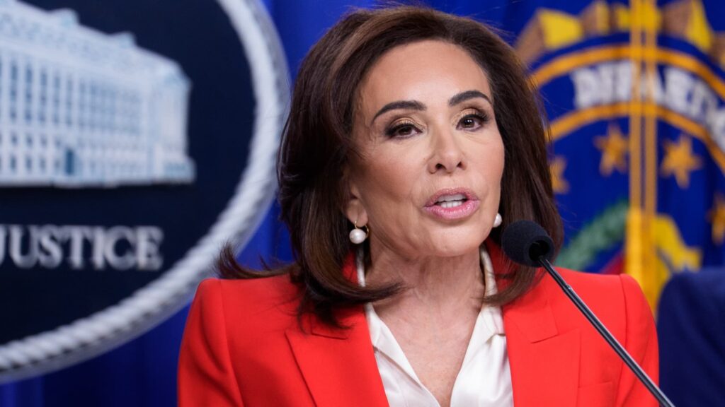 Pirro keeps pressure on Fed's Powell despite dropping investigation