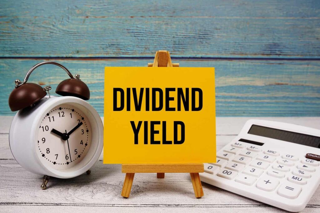 Realty Income has increased its dividend 113 times in a row. That's why it's not enough to keep it to yourself right now
