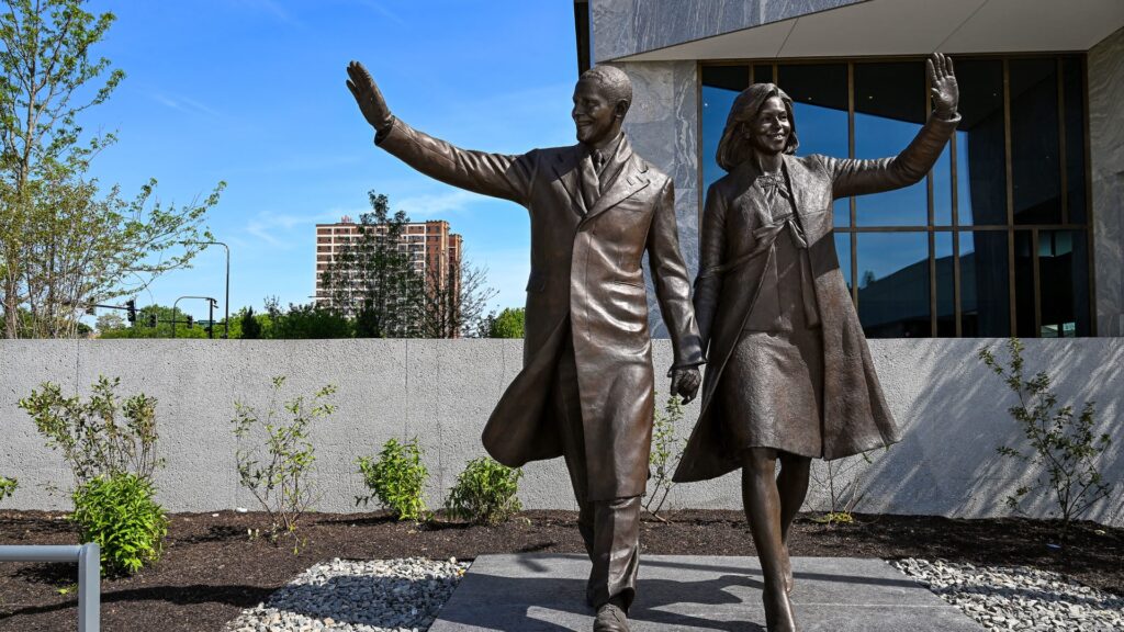 $850 million Chicago library inaugurated by President Barack Obama $850 million Chicago library inaugurated by President Barack Obama