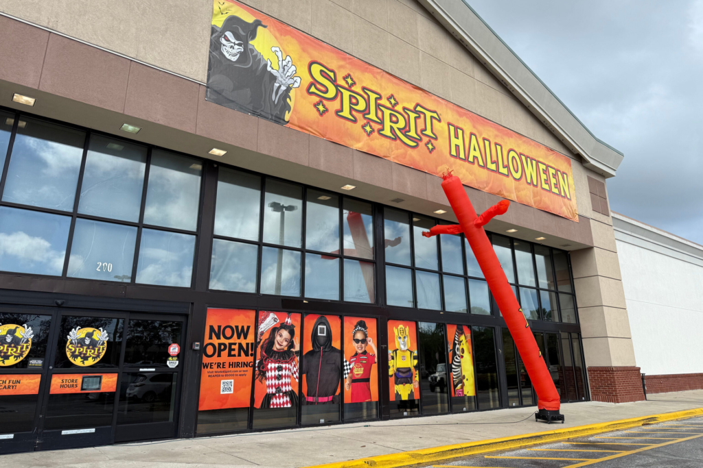 Spirit Halloween is hiring for 52,000 seasonal jobs. Here's how to apply