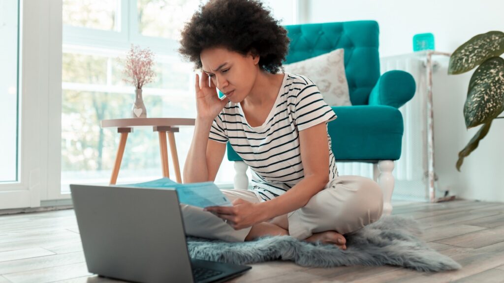 Why shouldn’t you pay bills on the weekend? Why shouldn't you pay bills on the weekend?