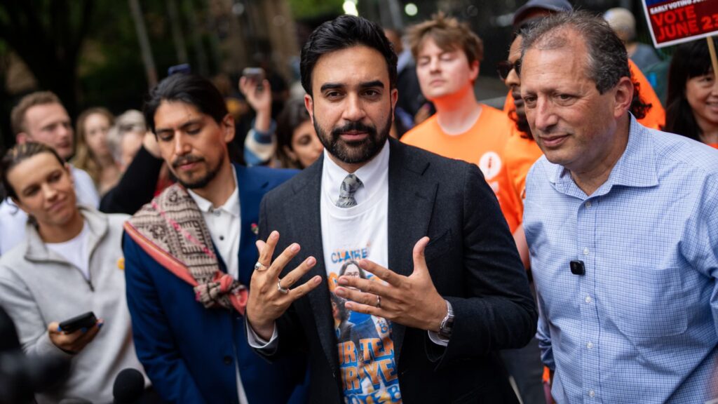 Democratic socialists top MAGA candidates in CNBC’s ‘All America’ poll Democratic socialists top MAGA candidates in CNBC's 'All America' poll