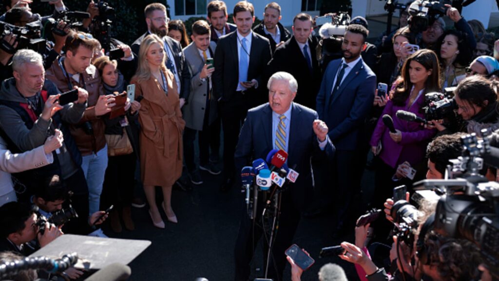 Graham's death throws Washington into policy crisis
