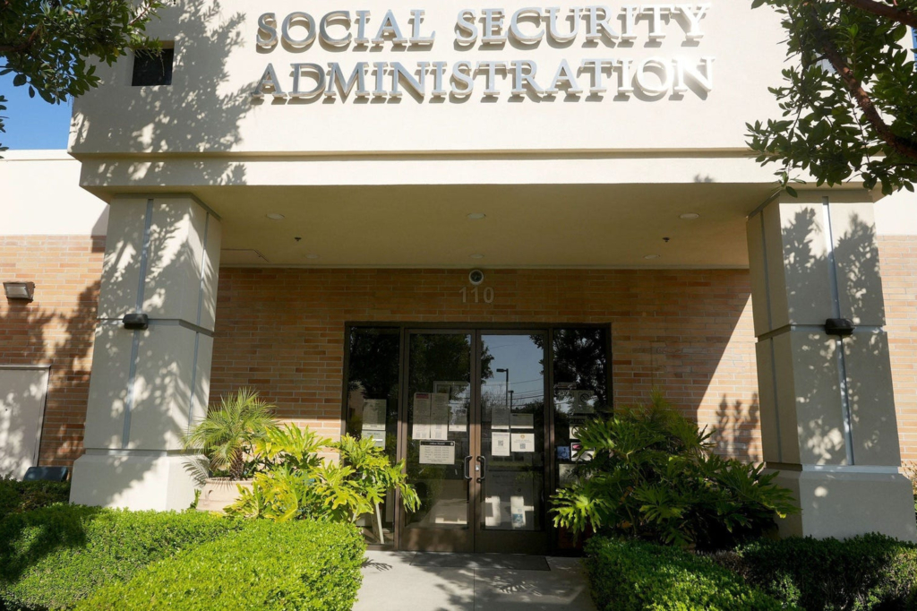 Newly retired couples could lose $16,900 a year in Social Security in 2033